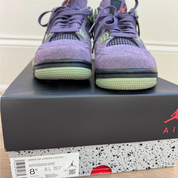 Pre owned 2022 Wmns Air Jordan 4 Retro 'Canyon Purple - Picture 3 of 9